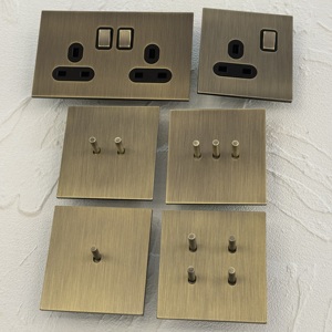 Interruttore a Levetta da Parete 86, Stile Retrò di Lusso in Acciaio Inox, Presa Universale Doppia 13A Standard UK con USB-<span class=keywords><strong>C</strong></span>, Verde Bronzo, 250V - Product Image 1