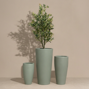 Ensemble de vases modernes en fibre de verre avec trous de drainage - Écologiques et durables, jardinières minimalistes pour la décoration intérieure - Product Image 1