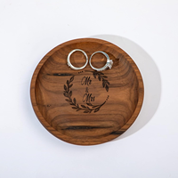 Plateau de présentation de bijoux en bois, plateau rond en bois gravé pour le jour du mariage, plateau à alliances en bois rond