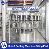 Machine de remplissage d'eau entièrement automatique avancée XGF24-24-8 10000-12000BPH pour bouteilles PET avec contrôle PLC pour l'embouteillage d'eau potable