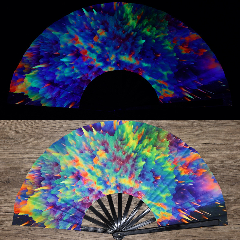 Peinture fluorescente noire effet os explosé en plastique.