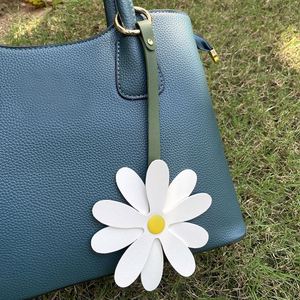 New Daisy Bag Charm PU Leather Sunflower <b>Keychain</b> Pendant Cute Floral Hanging Ornament - Product Image 4
