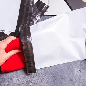 ถุงพลาสติกสำหรับส่งพัสดุด่วน CFC Adhesive Express Shipping Mailing Postal สำหรับส่งของทางไปรษณีย์ ถุงโพลีเมลเลอร์แบบกำหนดเองสำหรับขนส่ง โลจิสติกส์ รองเท้าและถุงเท้าแบบกำหนดเอง - Product Image 3