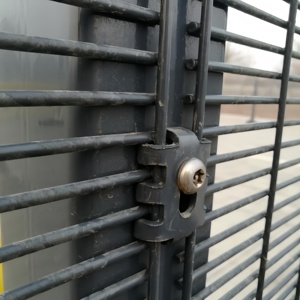 Clôture de sécurité de type prison à installation rapide 358 - <span class=keywords><strong>Panneaux</strong></span> pré-assemblés (ex. <span class=keywords><strong>3</strong></span>,66 m de large), pour zones de sécurité communautaire - Product Image 4