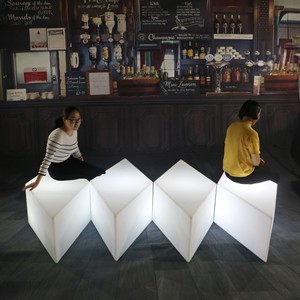 Hiện Đại <span class=keywords><strong>LED</strong></span> Sáng Kim Cương Hình Thanh Phân Đầy Màu Sắc Vuông Ghế Kết Hợp Lấy Cảm hứng Trang Trí Phân Cho Khách Sạn Ktv Gỗ Bảng Điều Chỉnh - Product Image 2