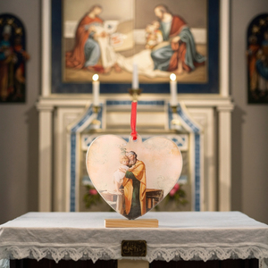 Pendentif religieux catholique chrétien en forme de cœur en résine synthétique PE durable, fabriqué à la main, Saint Joseph, pour les fêtes - Product Image 3