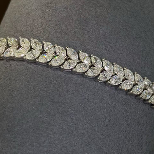 Bracelet pour femme SGARIT de luxe en or 10 carats avec diamant ovale de 10 carats cultivé en laboratoire, certifié IGI - Commandes en gros pour les fabricants de bijoux - Product Image 1