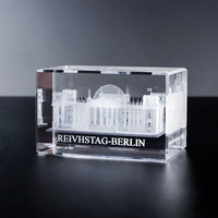 Bloc de cristal gravé au laser 3D, modèle de bâtiment souvenir d'un célèbre monument architectural, cadeau de collection avec base LED