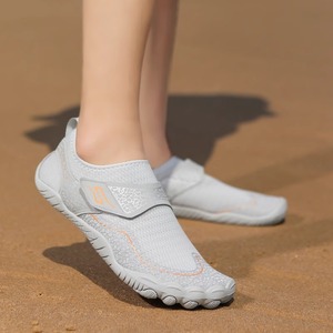 <span class=keywords><strong>Scarpe</strong></span> Acquatiche a Cinque Dita per Uomo e Donna, Suola Morbida, Asciugatura Rapida, Calzini <span class=keywords><strong>da</strong></span> Spiaggia, <span class=keywords><strong>Scarpe</strong></span> <span class=keywords><strong>da</strong></span> Nuoto e Immersione, Taglie Grandi, <span class=keywords><strong>Scarpe</strong></span> per Allenamento Indoor e Fitness - Product Image 4