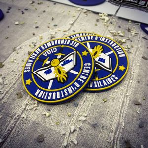 Logotipo 3D Personalizado en PVC Suave, Parches de Goma de PVC con Transferencia de Silicona en Relieve 3D, Etiquetas de Velcro Termoadhesivas para Ropa - Product Image 1