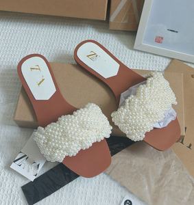 ZA2026 Nuovi <span class=keywords><strong>Sandali</strong></span> Primaverili da <span class=keywords><strong>Donna</strong></span> per Esterno, Scarpe con Piattaforma Piatta Intrecciata con Perle Bianche, <span class=keywords><strong>Sandali</strong></span> Slip-On di Lusso per <span class=keywords><strong>Donna</strong></span> - Product Image 1