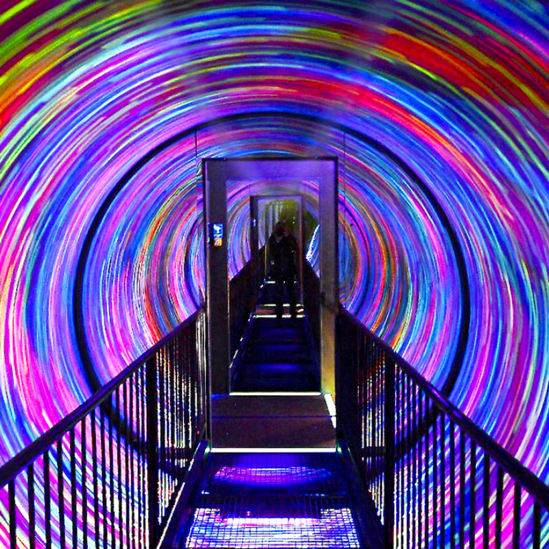 Modern Traveling Time Tunnels Mirror Maze