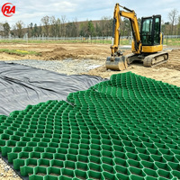 Георешетка из HDPE, толщина 1,2 мм и 1,4 мм, высота ячеек 100/150 мм для стабилизации и защиты склонов вокруг сточных баков