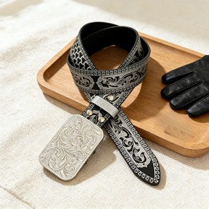 Ceinture décontractée rétro unisexe en alliage avec boucle à motif en relief, argentée et gravée, homologuée directement par les fabricants - Product Image 1