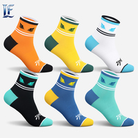LONGFEI Vente en gros de 6 paires de chaussettes en jacquard tricotées avec logo personnalisé, chaussettes de mode en coton pour hommes et femmes, chaussettes amusantes