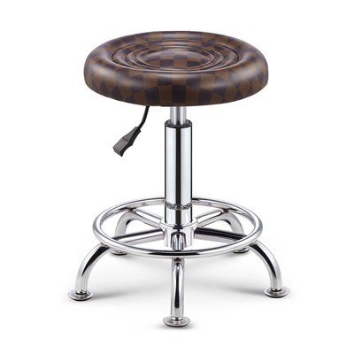 Estriberas corrugadas de agua marrón