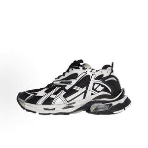 2026 Baskets de luxe de créateur Graffiti Runner pour homme, à plateforme épaisse et effet vieilli, en maille respirante noir et rouge, style Cyberpunk - Product Image 1