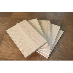 Panneaux de fibres de bois naturel mélaminés MDF modernes résistants à l'humidité et à l'eau 1220 x 2440 mm Emballage en carton - Product Image 1