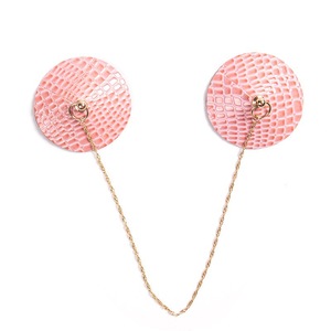 Nuevas cubrepezones de piel de serpiente con borlas para el cuello, sexys y eróticas, cubrepezones de cuero antiexposición para uso adulto. - Product Image 3