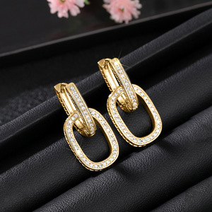 Orecchini a Perno Minimalisti con Taglio Rotondo per Donne, Elegante Gioiello di Moda per Uso Quotidiano, Idea Regalo - Product Image 4