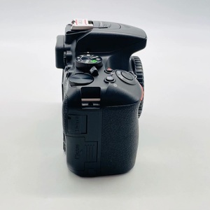 กล้อง Nikon D5500 ระดับกลาง 24.2MP เซ็นเซอร์ APS-C มือสอง สภาพตัวกล้องมีรอยขีดเล็กน้อย - Product Image 2