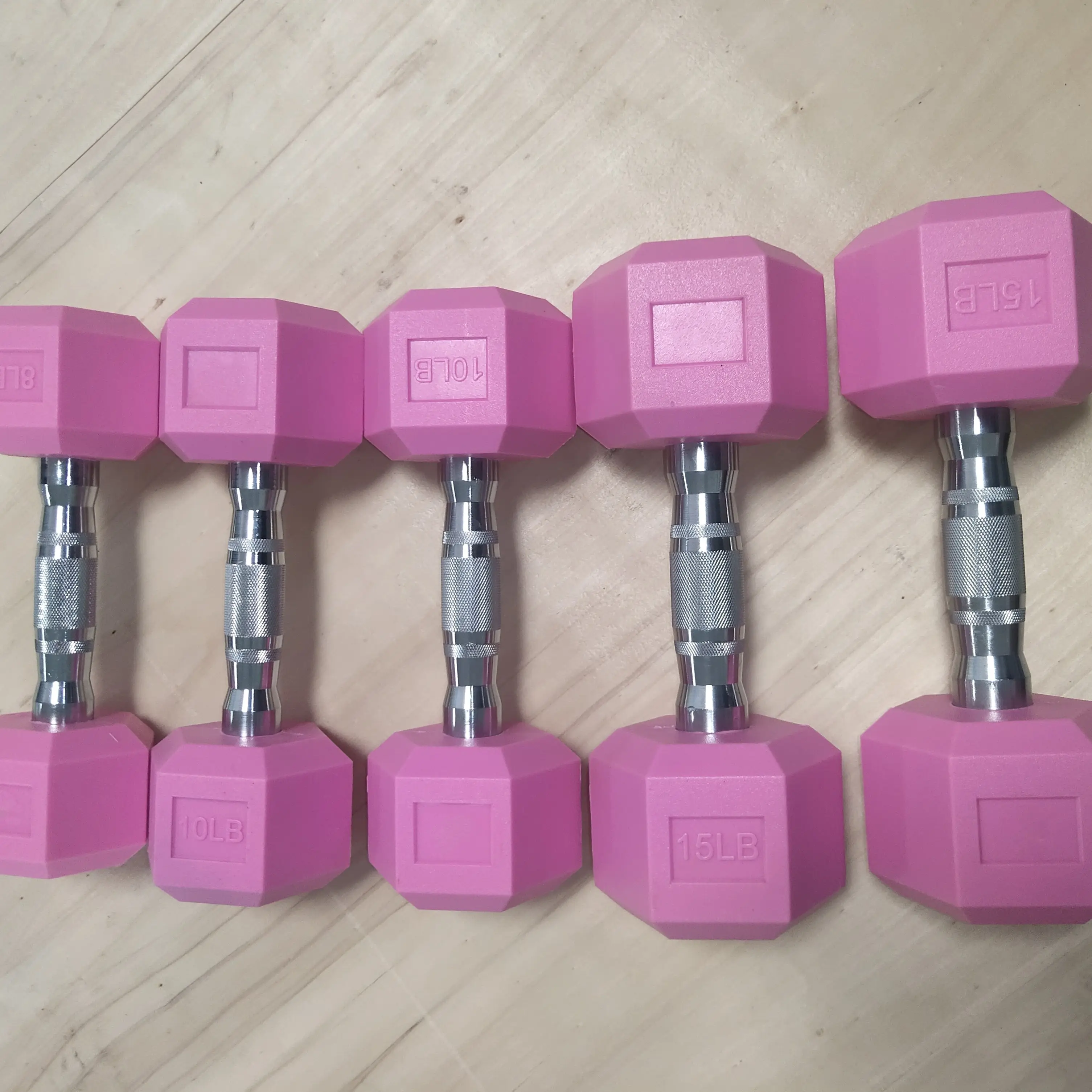 Una settimana di spedizione elegante in plastica pvc pesi esagonali attrezzature per esercizi 4 kg colorati set manubri di colore rosa in vendita