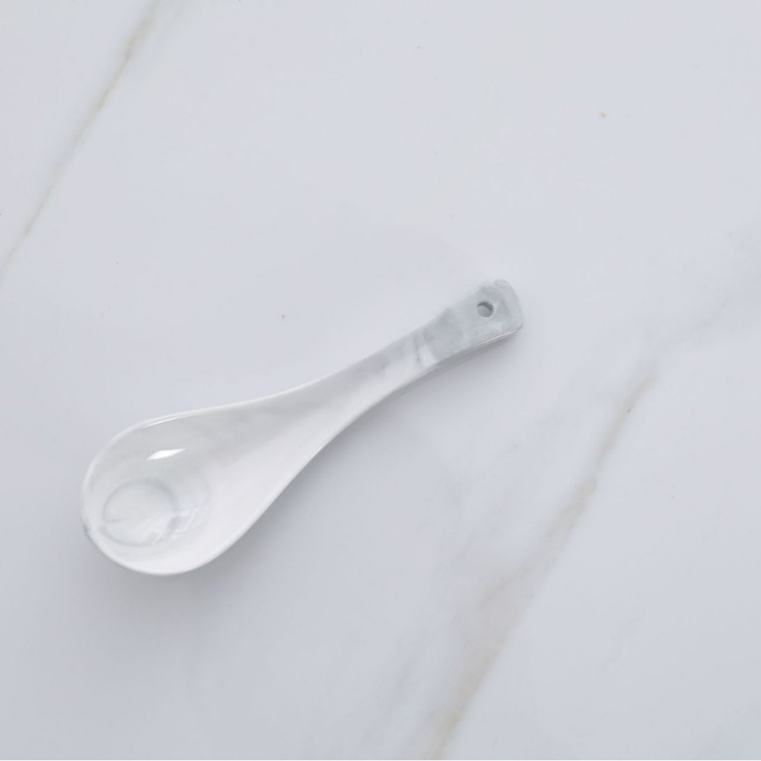 Gris : petite cuillère à soupe