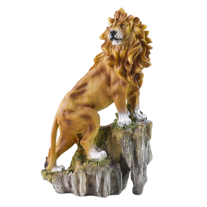 Statua in Resina Realistica del Re Leone Dorato, Criniera Naturale e Posa Maestosa su Base in Pietra, Grande Decorazione da Giardino per Ingresso Villa - Product Image 5