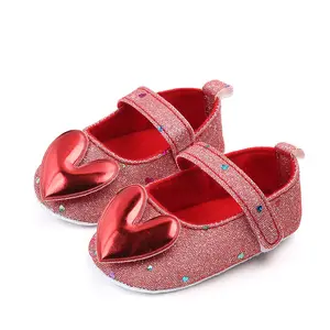 春季婴儿婴儿室内软底亮片心形公主第一学步鞋婴儿步行鞋女孩预装红鞋