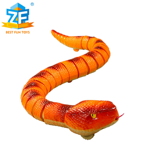 JiaHuiFeng 2021, Venta Caliente al por Mayor, <span class=keywords><strong>Serpiente</strong></span> de Juguete de Plástico con Control Remoto de 2.4Ghz, <span class=keywords><strong>Boa</strong></span> Constrictora Flexible, Regalo de Broma, Truco - Product Image 2
