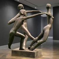 Sculpture personnalisée en bronze des Trois Grâces dansant - Art du mouvement circulaire, statue en bronze