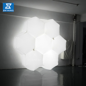 Modèle de nuage gonflable blanc hexagone moderne personnalisé éclairage à LED kiosque gonflable sur le toit pour la décoration - Product Image 3
