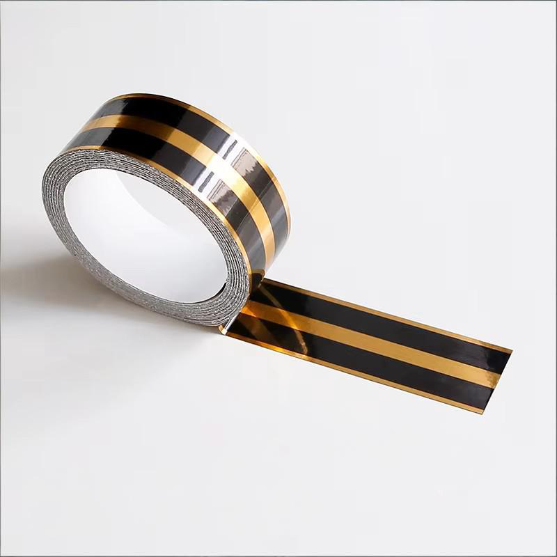 Noir brillant doré