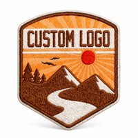 Patch brodé personnalisé avec logo, motif paysage montagneux, appliqué thermocollant pour veste, sac à dos, chapeau