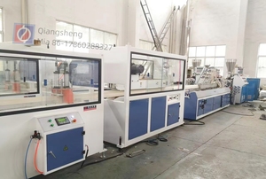 Linea di Produzione <span class=keywords><strong>per</strong></span> Estrusione di Profili <span class=keywords><strong>in</strong></span> Plastica WPC <span class=keywords><strong>PVC</strong></span> UPVC <span class=keywords><strong>per</strong></span> Telai di Finestre e Porte Persiane Grondaie e <span class=keywords><strong>Tubi</strong></span> di Scarico - Product Image 5