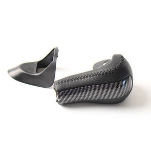 Pommeau de levier de vitesse en cuir à motif carbone ergonomique pour Honda Accord de huitième génération - Product Image 2