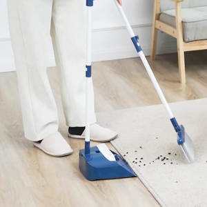 Juego de escoba y <span class=keywords><strong>recogedor</strong></span> sin ángulo ciego con peine integrado y estructura de volteo para vaciar, para colgar en la pared, suministros de limpieza para el hogar - Product Image 5