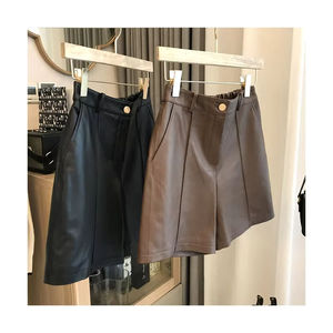 Shorts en cuir véritable pour femme à taille mi-haute – Mode estivale décontractée, cuir véritable doux, shorts tendance pour femme - Product Image 4