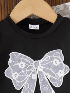 Set estivo da 2 pezzi per bambina, maglietta con maniche a volant e applicazione di fiocco in pizzo + pantaloni laterali in rete floreale con elastico in vita, <span class=keywords><strong>completo</strong></span> per bambina - Product Image 5