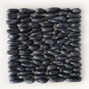 Stehender Kieselstein Mosaikfliese schwarzer Kieselstein-Matte für Bodenbelag und Wand