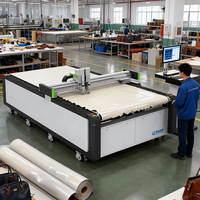Machine de découpe de cuir à couteau oscillant CNC haute précision pour housses de sièges en cuir PU, découpe rapide