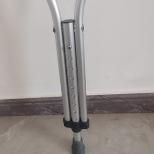 Béquilles sous-aisselles Jiang Hao en alliage d'aluminium 925 – Aide à la marche médicale et soutien à la mobilité - Product Image 2