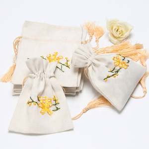 Wholesale Hemp White Embroidery Canvas Pouch Reusable Recyclable Pretty Cotton Sachet Drawstring Bag for Jewelry <b>Candles</b> Gifts - Product Image 1