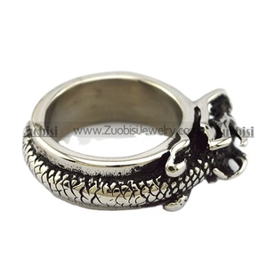 Anello Unisex in Acciaio Inossidabile Stile Vintage Orientale Antico, con Drago Intagliato e Placcato Oro, Ecologico - Product Image 4