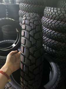 120/80-16 110/90-19 80/100-21 Pneus 90/90-21 80/100-19 <span class=keywords><strong>Pneu</strong></span> Enduro tout-terrain de meilleure qualité pour <span class=keywords><strong>moto</strong></span> Motocross d'<span class=keywords><strong>hiver</strong></span> - Product Image 5