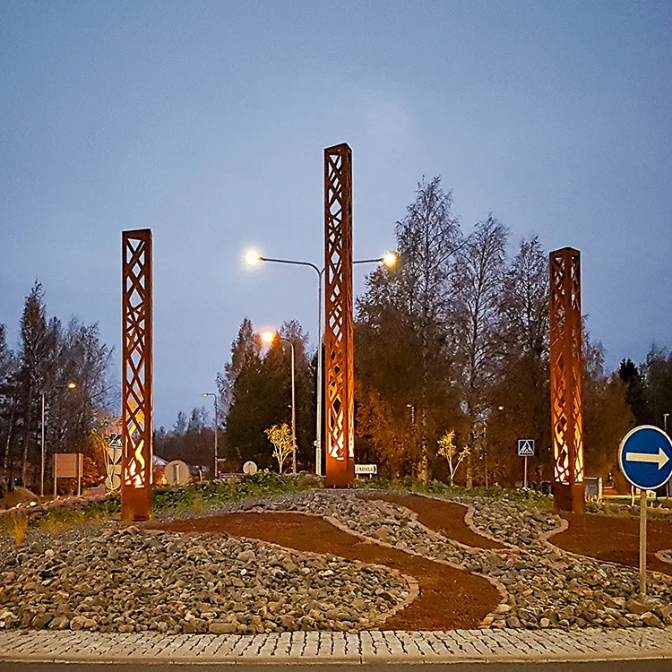 Corten çelik açık iskele lambası güneş ışığı