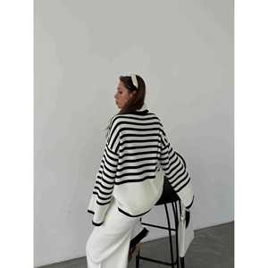 Conjunto de suéter de punto con cuello de pescador blanco talla S para mujer - Product Image 2