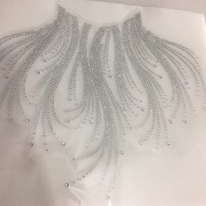 ลวดลาย<span class=keywords><strong>แก้</strong></span>วคริสตัลแวววาวแบบกำหนดเองสำหรับเสื้อยืดตกแต่งเสื้อผ้าแบบทำมือศิลปะการปะติดขอบเสื้อลายรอย<span class=keywords><strong>สัก</strong></span>คริสตัล - Product Image 1