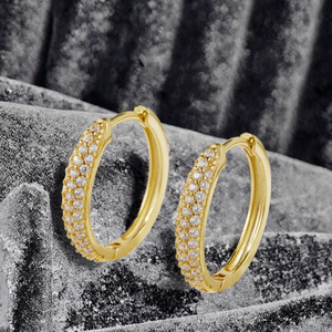 Boucles d'oreilles créoles en argent sterling 925, style français, petites, rondes, entièrement serties de zircons, plaquées or, pour femmes et hommes, style tendance - Product Image 2