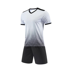 Özel Tasarım Unisex Yetişkin Futbol Forması Şort Takımı 2024 %100 Polyester Nefes Alabilen Hızlı Kuruyan Hafif Özel Oyuncu İsimleri/Takım - Product Image 2